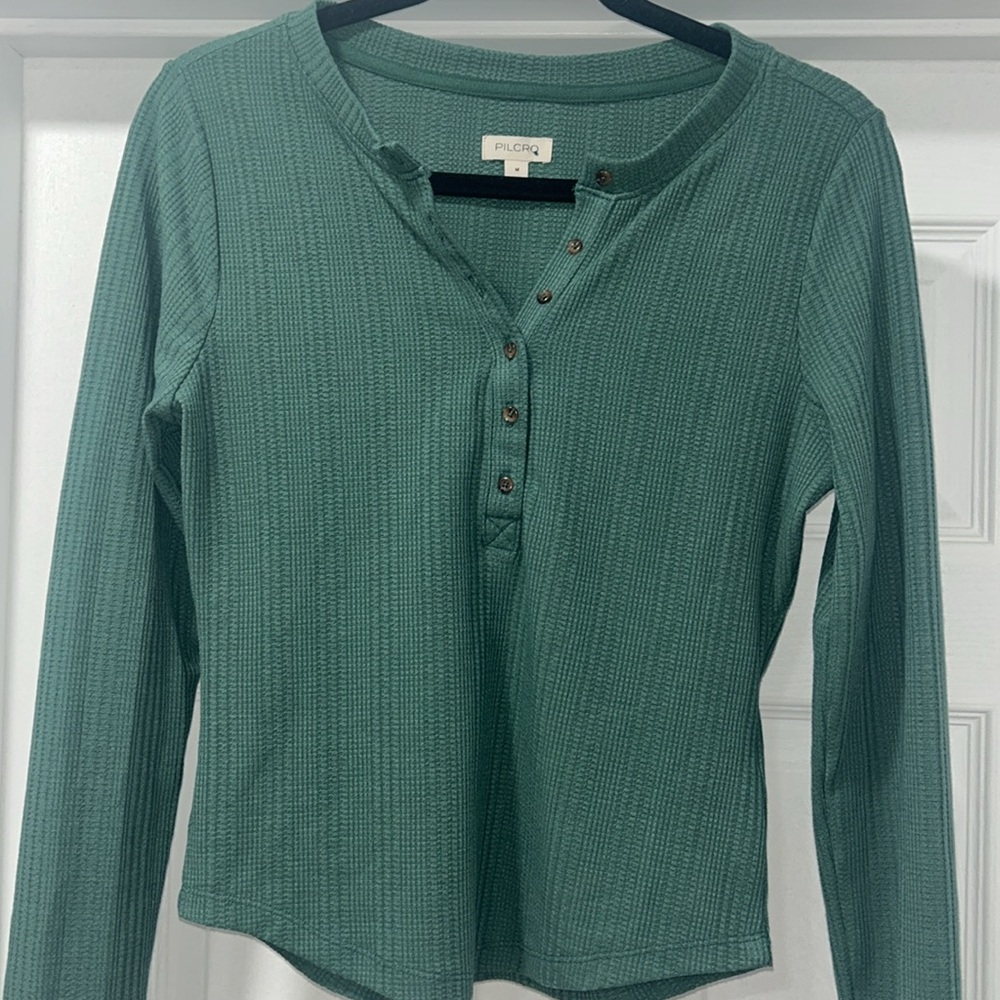 Pilcro Green Buttoned Long Sleeve Top - Picture 2 of 9